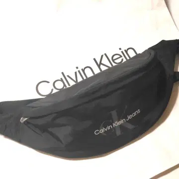 캘빈클라인 웨스트 파우치 바디백 블랙 #130