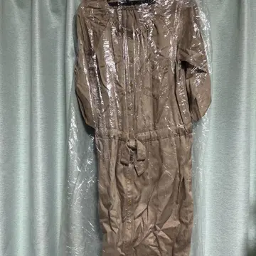[ 미사용 새상품 ] 로페 골드 버튼 무릎 기장 원피스