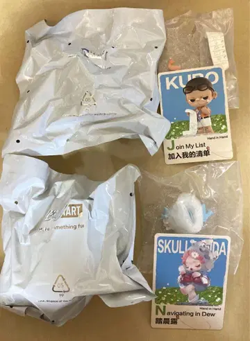 POP MART 피규어 2세트