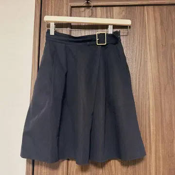 BLUE LABEL CRESTBRIDGE 미디 스커트 34 사이즈