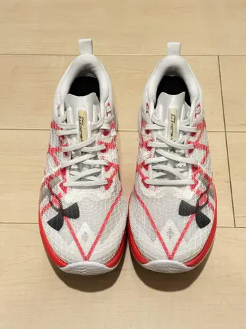 언더아머 벨로시티 프로 27.5cm