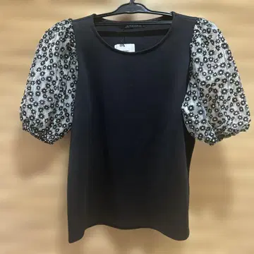 ketty 블랙 반팔 상의 M