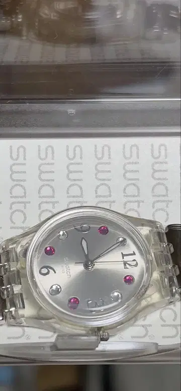 Swatch 실버 핑크 스톤 부착 시계
