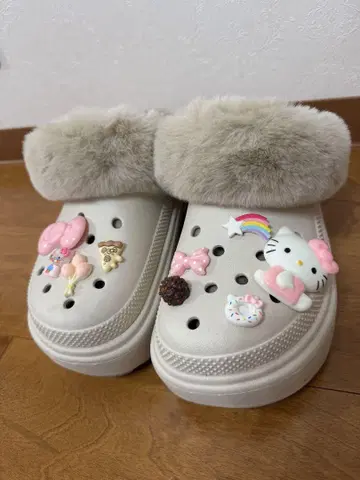 crocs 헬로키티 지비츠 포함 새상품급