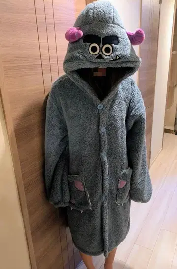 몬스터즈 잉크 샐리 후드 부착 룸웨어