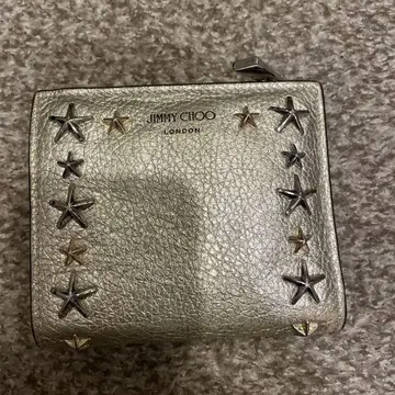 JIMMY CHOO 골드 스타 스터드 지갑 라이트 골드