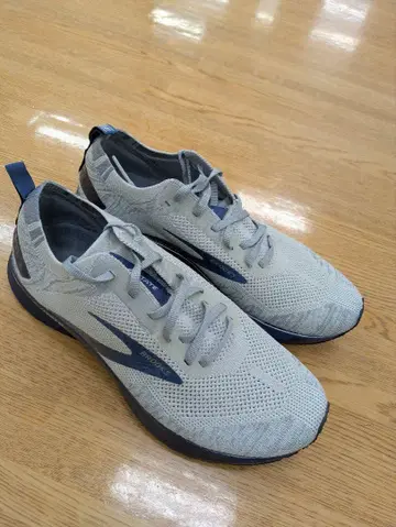 Brooks 러닝화