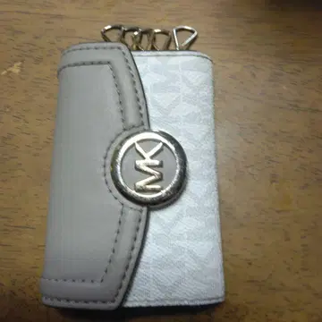 마이클코어스 그레이 가죽 키케이스 골드 금장 장식