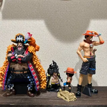 원피스 ONE PIECE 에이스 검은 수염 티치 월드 컬렉션 세트