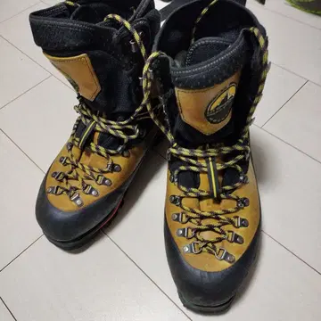스포르티바 네팔 에보 EU 42