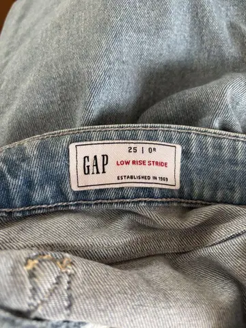 GAP 로우 라이즈 스트라이드 데님 25