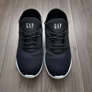 GAP 블랙 스니커즈