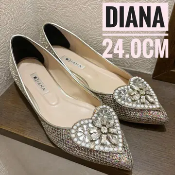 컨디션 최상 DIANA 하트형 비쥬 장식 펌프스 24.0cm 결혼식