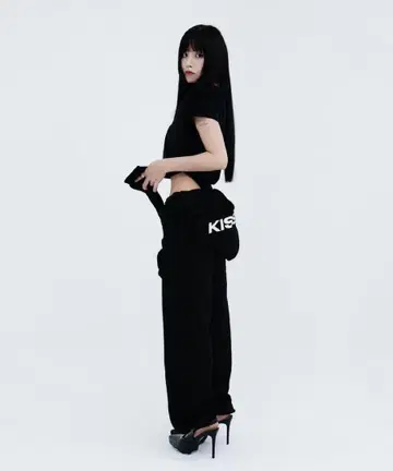 kiss the club hoodied sleeve sweat pants