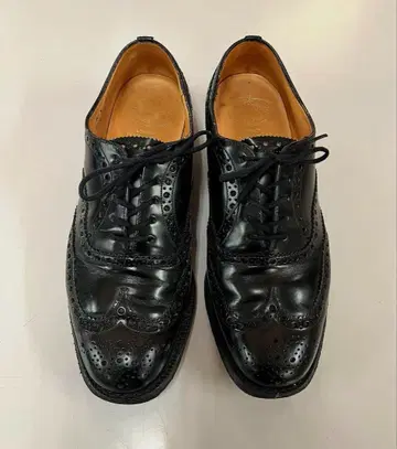 처치스 버우드 블랙