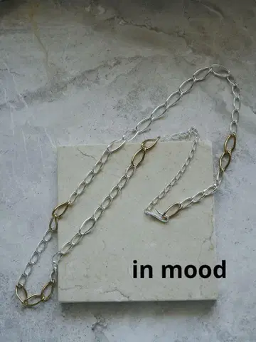 in mood flow 체인 목걸이