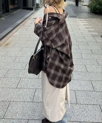 LARUTA 체크 무늬 셔츠 풀오버