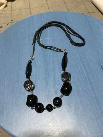 블랙 비즈 롱 목걸이