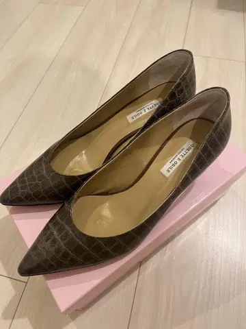 ODETTE E ODILE 포인티드 블록 힐