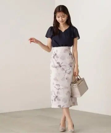 PROPORTION BODY DRESSING*플라워 프린트 타이트 스커트