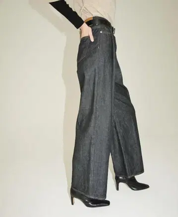 SuzuHirose x CLANE TUCK WIDE DENIM PANTS