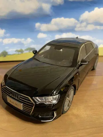 Audi A6 1/18 블랙 다이캐스트 모델