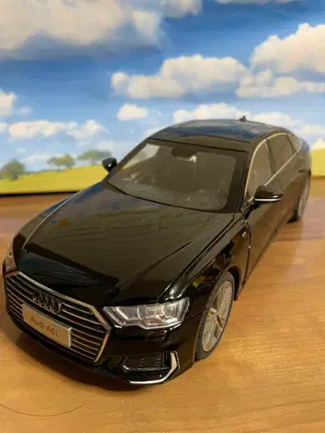 Audi A6 1/18 블랙 다이캐스트 모델
