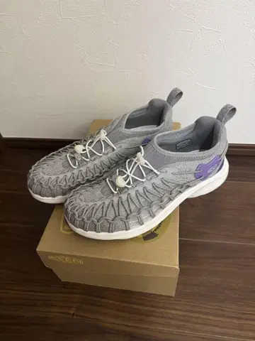 컨디션 최상 KEEN 스포츠 샌들 그레이/퍼플 24.5cm
