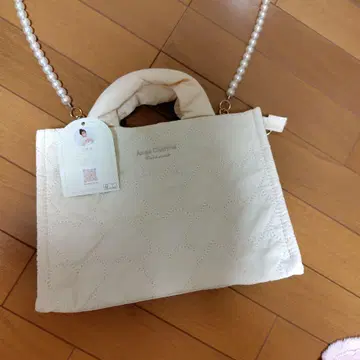 앙엘 참 아이보리 숄더백