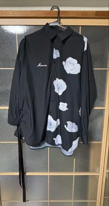 카나에 니지산지 셔츠