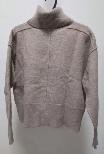 가격 인하 Paul Smith 폴스미스 베이지 터틀넥 니트