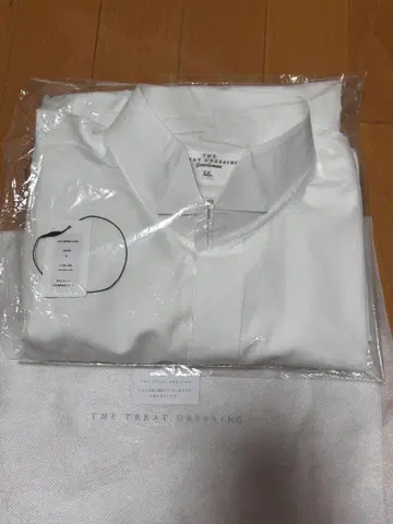THE TREAT DRESSING 화이트 긴팔 셔츠 2L 사이즈