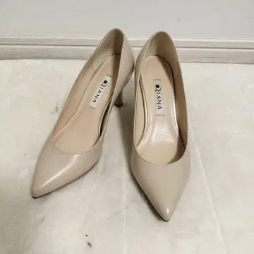 [ 새상품급 ] 다이애나 베이지 스틸레토 21.5