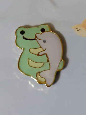 개구리 피클스 핀 배지