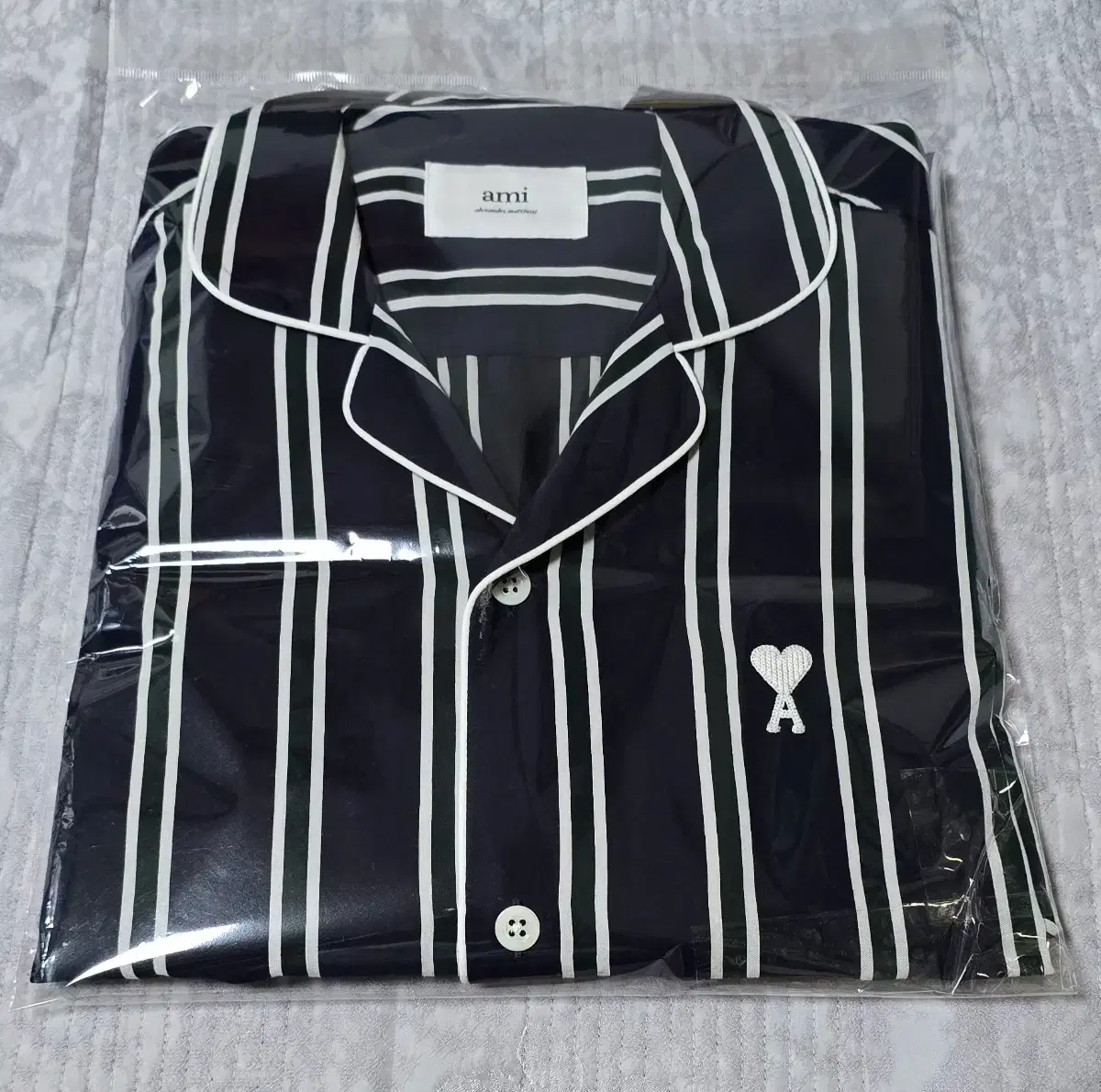 (Final Price)(No Negotiation) Ami Stripe Open Kara Oversized Fit Shirt 42