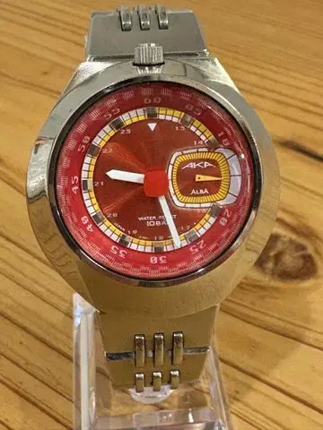 SEIKO ALBA AKA V707-0A10 빨간색 다이얼 쿼츠 USED