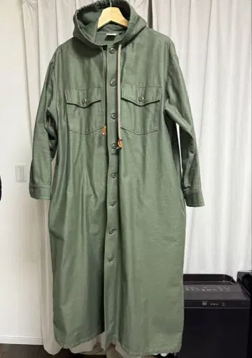 후드 부착 올리브 그린 롱 모즈 코트