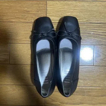 fitfit 리본 포함 블랙 펌프스
