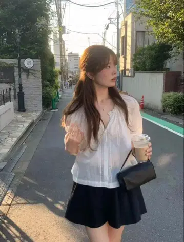 한국 ounce / Giselle lace blouse 1color