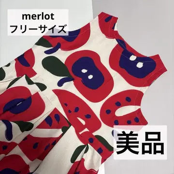 [레어] merlot 멀로 딸기 사과 패턴 슬리브리스 원피스