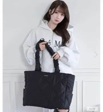 블랙 퀼팅 토트백