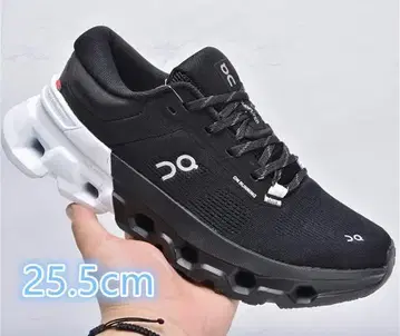 새상품 ON Cloudflyer5 스니커즈 25.5cm 블랙+화이트