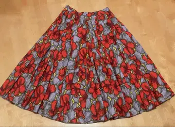 H&M 꽃무늬 플레어 스커트 32 하이비스커스