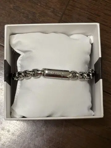 Calvin Klein 실버 체인 팔찌