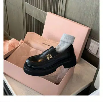 새상품 미사용 로퍼 블랙 24cm L 사이즈 한국