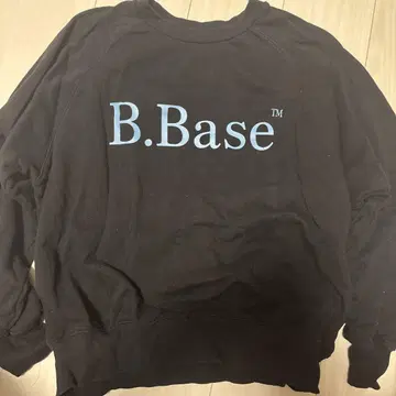 B.Base 블랙 트레이닝복