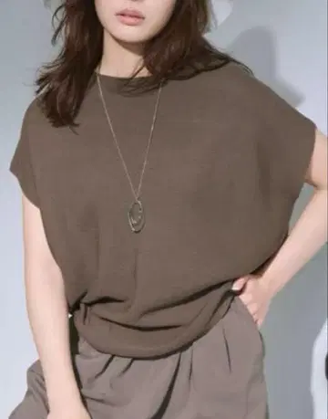 브라운 반팔 니트탑