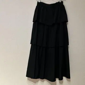 레이빔즈 티어드 디자인 블랙 플레어 스커트