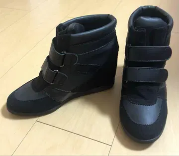 LUPUY 블랙 웨지솔 부츠