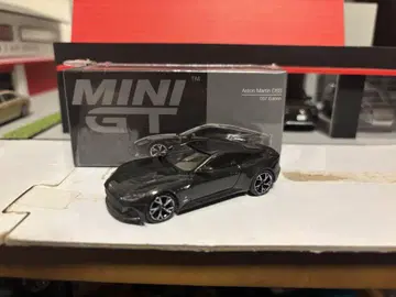 MINI GT 애스턴 마틴 DBS 블랙 1/64
